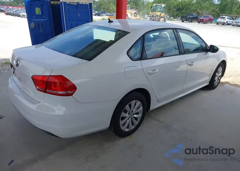 2012 Volkswagen Passat 2.5L S z USA, uszkodzony, nr VIN 1VWAH7A39CC037174